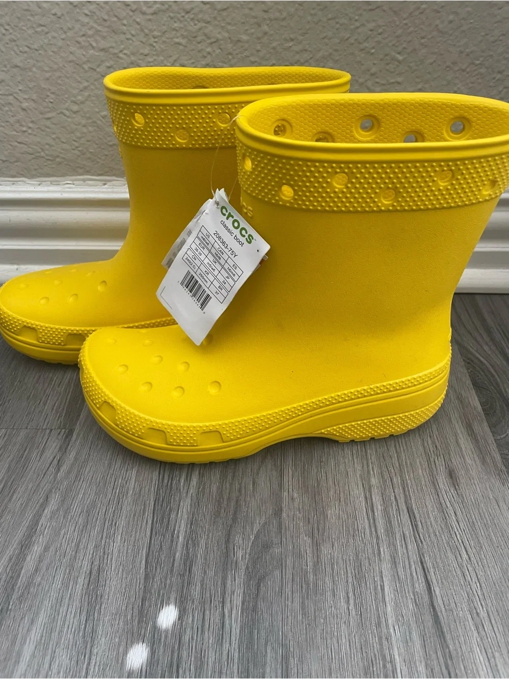 CROCS Womens Classic Rain Boots - Bright Yellow